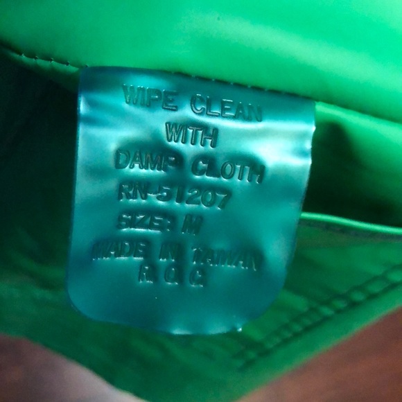 Green Hooded womens Rain Jacket. Whale print lining. Fisherman’s core. Rainy day - Picture 8 of 13